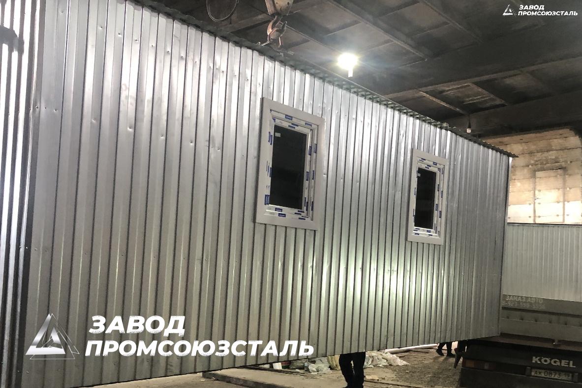bytovka-sklad-24h24h6-m.-dlya-hraneniya-instrumenta.-uteplenie-50-mm.-srok-izgotovleniya-6-dnej.-otpravlyaem-v-g.-habarovsk. Бытовка вахтовая 2,4×2,4×8 м